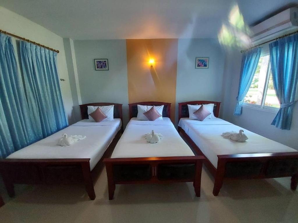 Tanaosri & Creekside Resort Suan Phueng Esterno foto