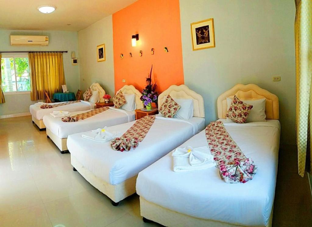 Tanaosri & Creekside Resort Suan Phueng Esterno foto