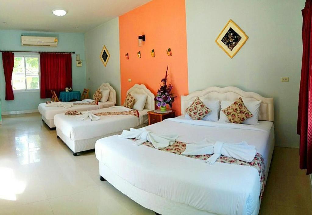 Tanaosri & Creekside Resort Suan Phueng Esterno foto