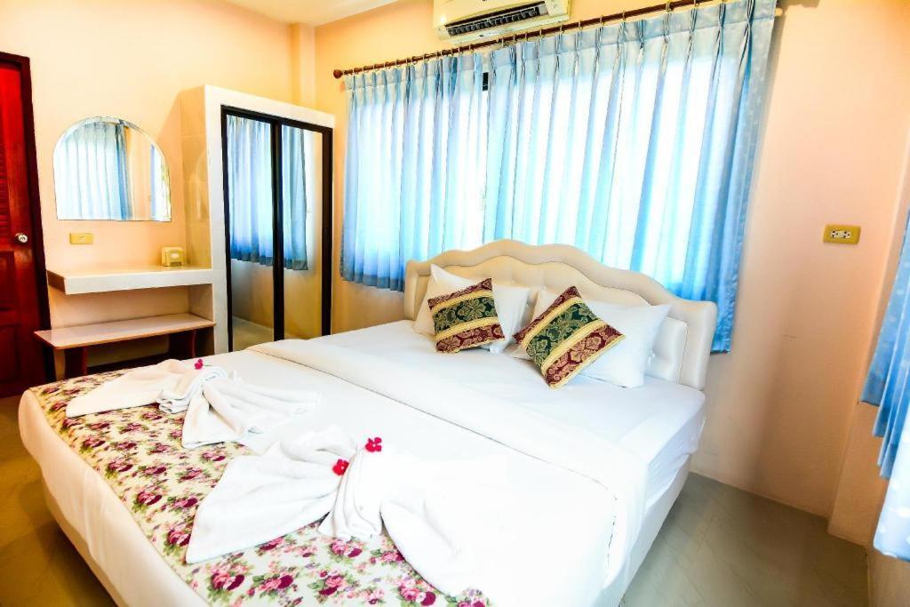 Tanaosri & Creekside Resort Suan Phueng Esterno foto
